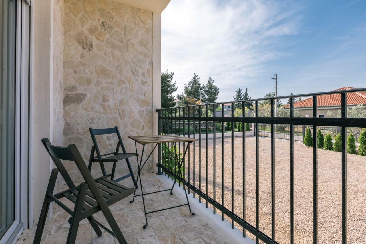 Hedon-Stone Apartment Starigrad Exterior photo