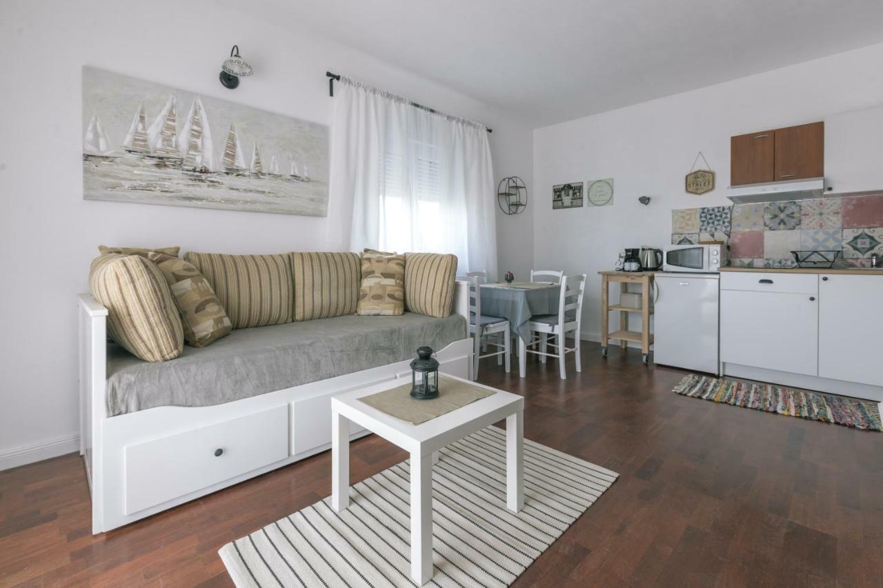 Hedon-Stone Apartment Starigrad Exterior photo