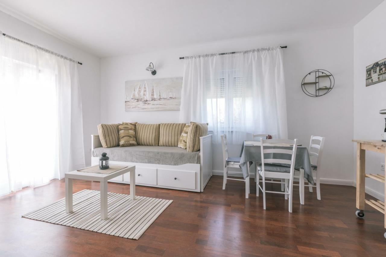 Hedon-Stone Apartment Starigrad Exterior photo