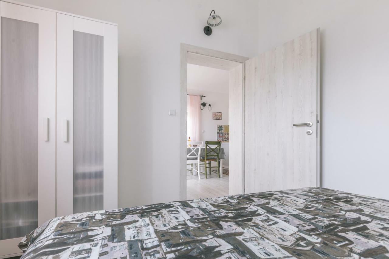 Hedon-Stone Apartment Starigrad Exterior photo