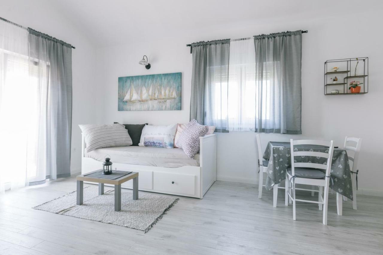 Hedon-Stone Apartment Starigrad Exterior photo